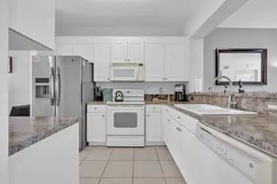 7735 Yardley Dr, Tamarac, FL 33321 - Photo 8