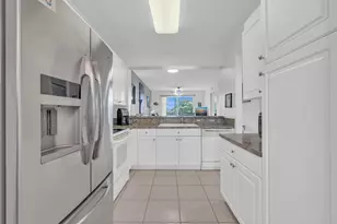 7735 Yardley Dr, Tamarac, FL 33321 - Photo 4