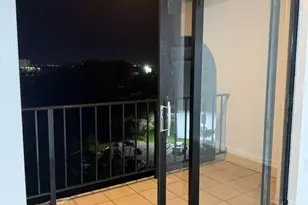 9682 Fontainebleau Blvd, Miami, FL 33172 - Photo 10
