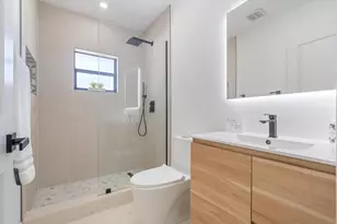 22100 Serenata Cir W, Boca Raton, FL 33433 - Photo 38