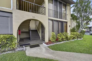 315 Pine Ridge Cir, Greenacres, FL 33463 - Photo 4