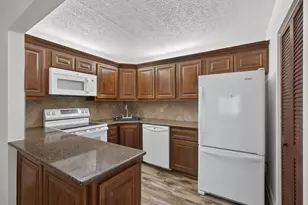 315 Pine Ridge Cir, Greenacres, FL 33463 - Photo 18
