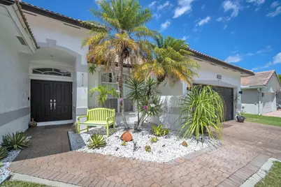 16423 Segovia Circle S, Fort Lauderdale, FL 33331 - Photo 2