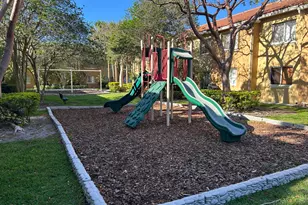 621 NW 78th Terrace, Pembroke Pines, FL 33024 - Photo 32