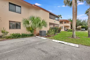 12641 Westhampton Cir, Wellington, FL 33414 - Photo 2