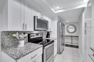 12641 Westhampton Cir, Wellington, FL 33414 - Photo 14