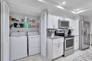 12641 Westhampton Cir, Wellington, FL 33414 - Photo 16