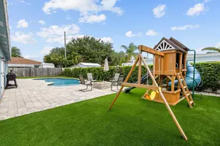 18945 SE Homewood Ave, Tequesta, FL 33469 - Photo 32