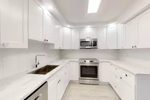 3980 Oaks Clubhouse Dr, Pompano Beach, FL 33069 - Photo 2