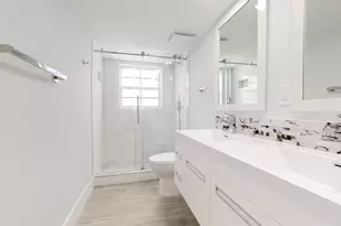 3980 Oaks Clubhouse Dr, Pompano Beach, FL 33069 - Photo 18