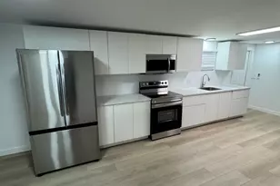 21550 NW 7th Ct, Pembroke Pines, FL 33029 - Photo 10