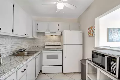 176 Dorset E, Boca Raton, FL 33434 - Photo 8