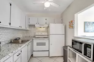 176 Dorset E, Boca Raton, FL 33434 - Photo 8