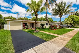 3685 NW 43rd Pl, Lauderdale Lakes, FL 33309 - Photo 2