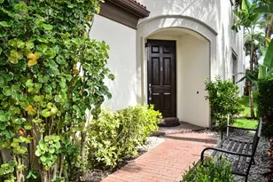 9720 Phipps Ln, Wellington, FL 33414 - Photo 2