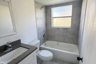 1003 Twin Lakes Dr, Coral Springs, FL 33071 - Photo 2