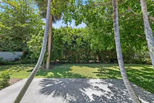 246 Merrain Rd, Palm Beach, FL 33480 - Photo 22