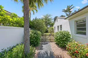 246 Merrain Rd, Palm Beach, FL 33480 - Photo 24