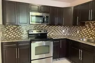 158 Lakeview Dr, Weston, FL 33326 - Photo 8