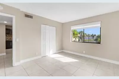 158 Lakeview Drive, Weston, FL 33326 - Photo 14