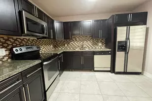 158 Lakeview Dr, Weston, FL 33326 - Photo 12
