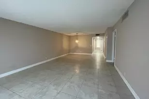 158 Lakeview Dr, Weston, FL 33326 - Photo 6