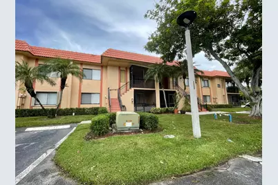 158 Lakeview Drive #202, Weston, FL 33326 - Photo 2
