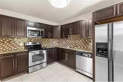 158 Lakeview Drive, Weston, FL 33326 - Photo 6