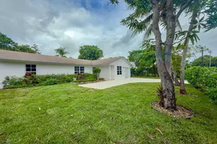236 SE 3rd Ave, Delray Beach, FL 33483 - Photo 2