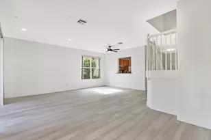 8021 Murano Cir, Palm Beach Gardens, FL 33418 - Photo 6