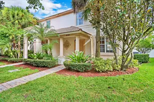 8021 Murano Cir, Palm Beach Gardens, FL 33418 - Photo 2