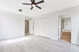 8021 Murano Cir, Palm Beach Gardens, FL 33418 - Photo 14