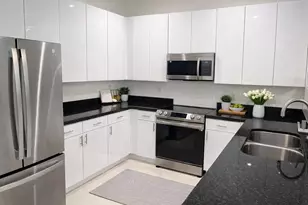 19105 NE 8th Ct, Miami, FL 33179 - Photo 2