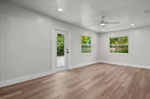 426 Bayberry Dr, West Palm Beach, FL 33403 - Photo 10