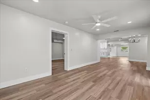 426 Bayberry Dr, West Palm Beach, FL 33403 - Photo 12