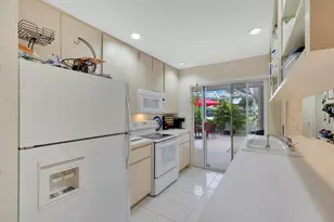 10102 Chapman Oak Ct, Palm Beach Gardens, FL 33410 - Photo 8