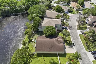1724 Sawgrass Cir, Greenacres, FL 33413 - Photo 32
