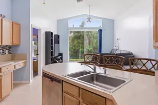 1724 Sawgrass Cir, Greenacres, FL 33413 - Photo 6
