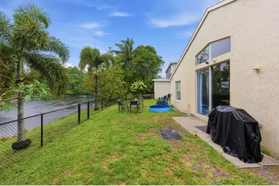 1724 Sawgrass Circle, Greenacres, FL 33413 - Photo 32