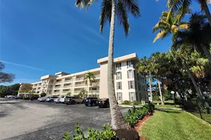 3151 S Palm Aire Dr, Pompano Beach, FL 33069 - Photo 24