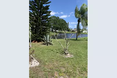 114 Camino Del Rio, Port Saint Lucie, FL 34952 - Photo 2