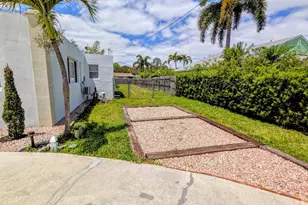 407 NW 7th St, Boynton Beach, FL 33426 - Photo 4