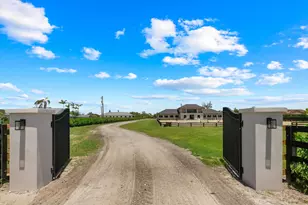 16175 Deer Path Ln, Wellington, FL 33470 - Photo 2