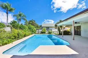 85 Hickory Hill Rd, Jupiter, FL 33469 - Photo 2