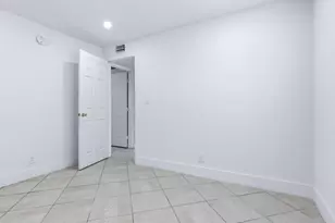 1015 NE 17th Ave, Fort Lauderdale, FL 33304 - Photo 8