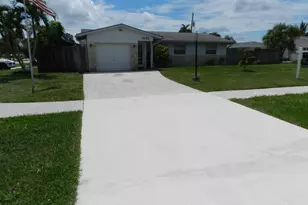 3151 Pinehurst Dr, Lake Worth, FL 33467 - Photo 2