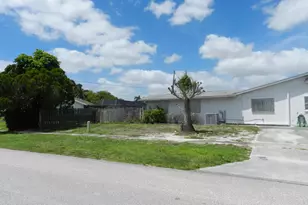 3151 Pinehurst Dr, Lake Worth, FL 33467 - Photo 14