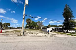 424 N 6th St, Fort Pierce, FL 34950 - Photo 1
