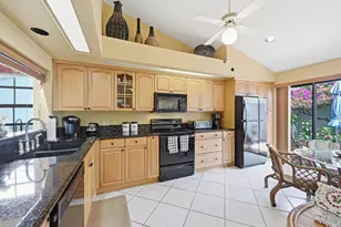 8362 Waterford Ave, Tamarac, FL 33321 - Photo 10