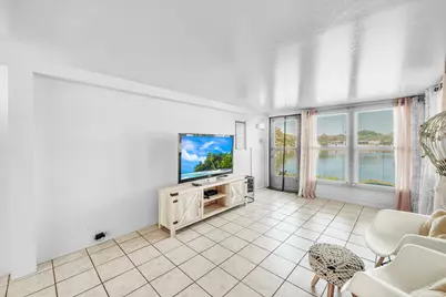 153 Plantation Boulevard, Lake Worth, FL 33467 - Photo 10